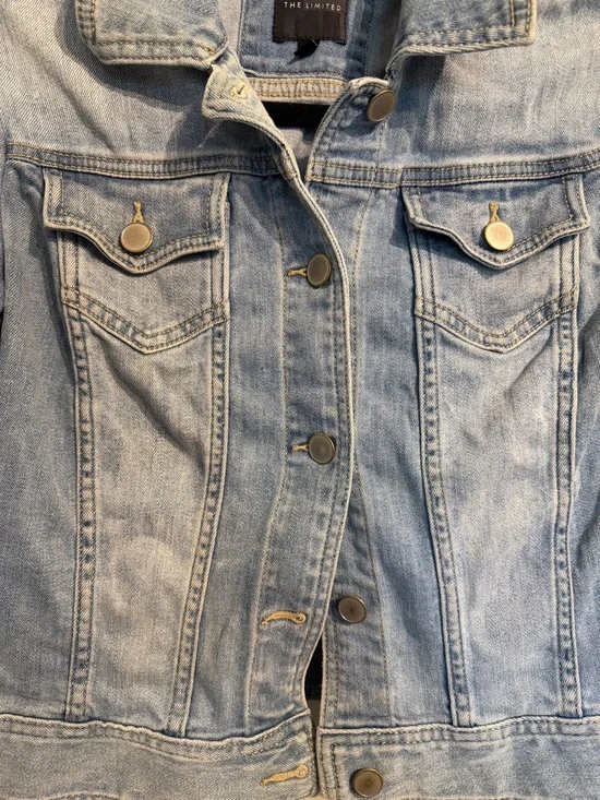 The Limited Light Wash Denim Jacket - Picture 4 of 7